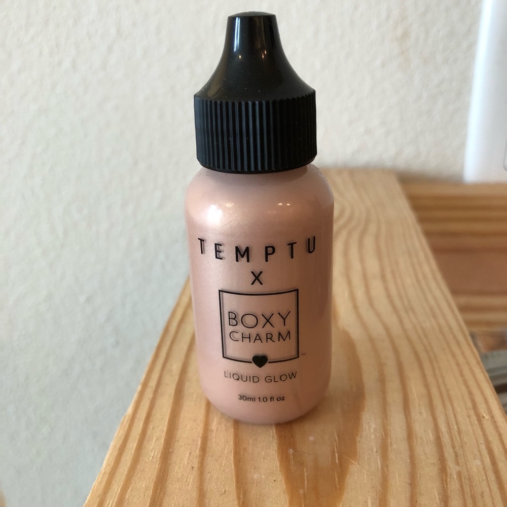 Brand new Temptu and Ben Nye Highlighters