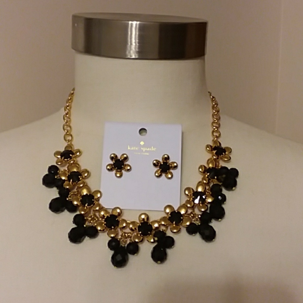NWT Kate Spade necklace and earrings set