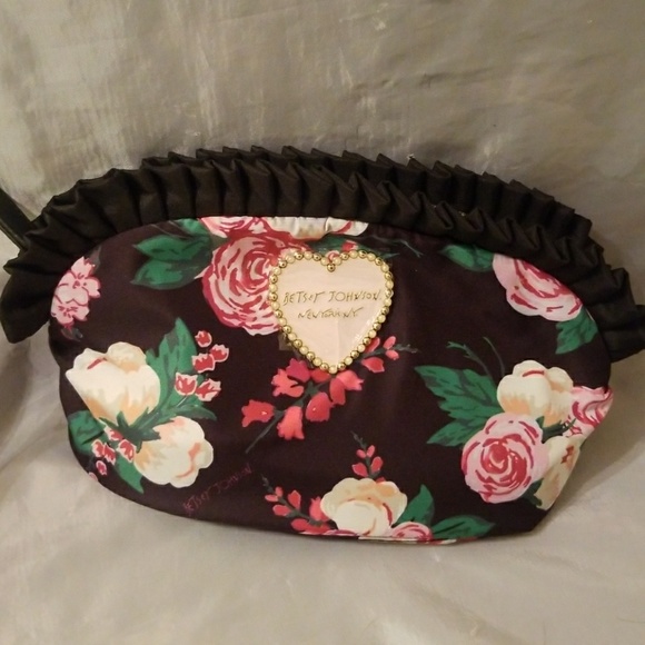 Betsey Johnson rose print Cosmo bag - Picture 1 of 3