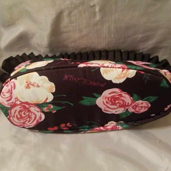 Betsey Johnson rose print Cosmo bag - Picture 3 of 3