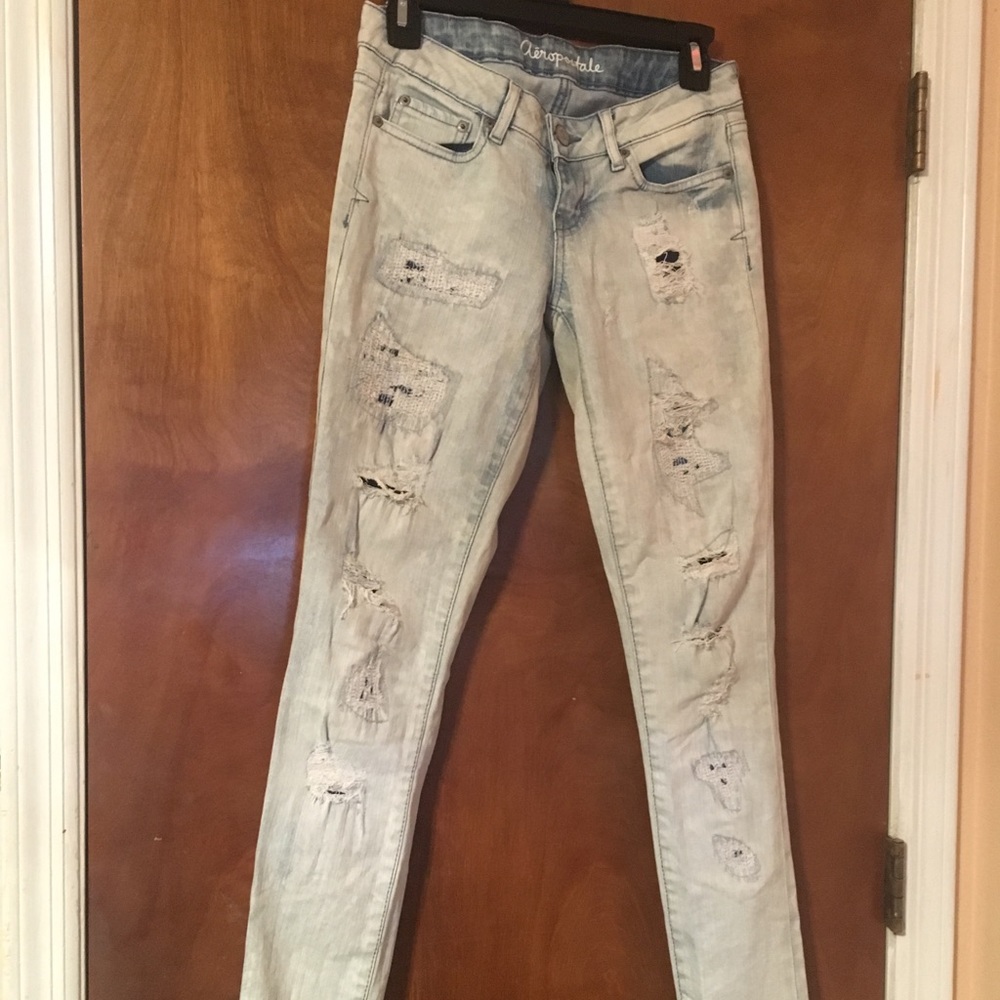 Ripped light skinny jeans