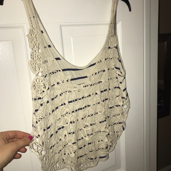 Crop top - Picture 2 of 3