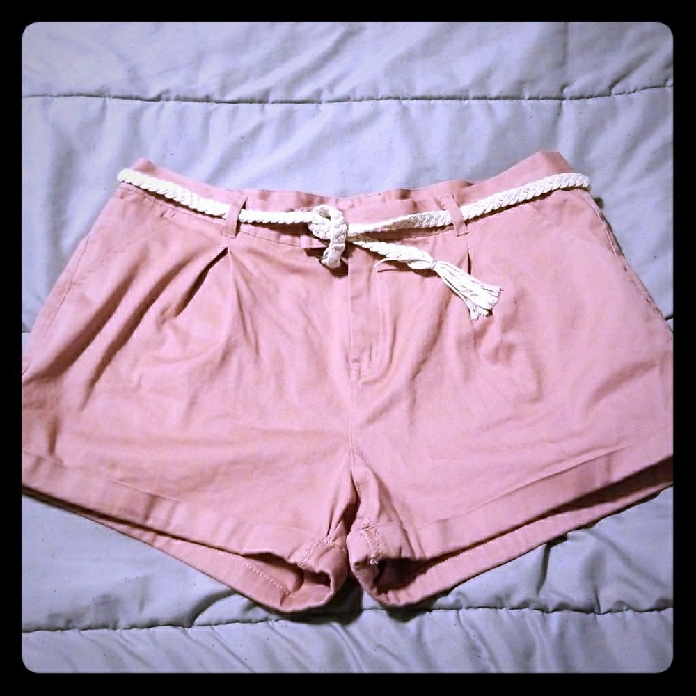Size L peach shorts w/rope belt.