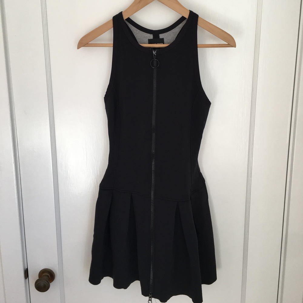 Wilfred Of Aritzia Black Scuba Zip Tennis Dress Gem