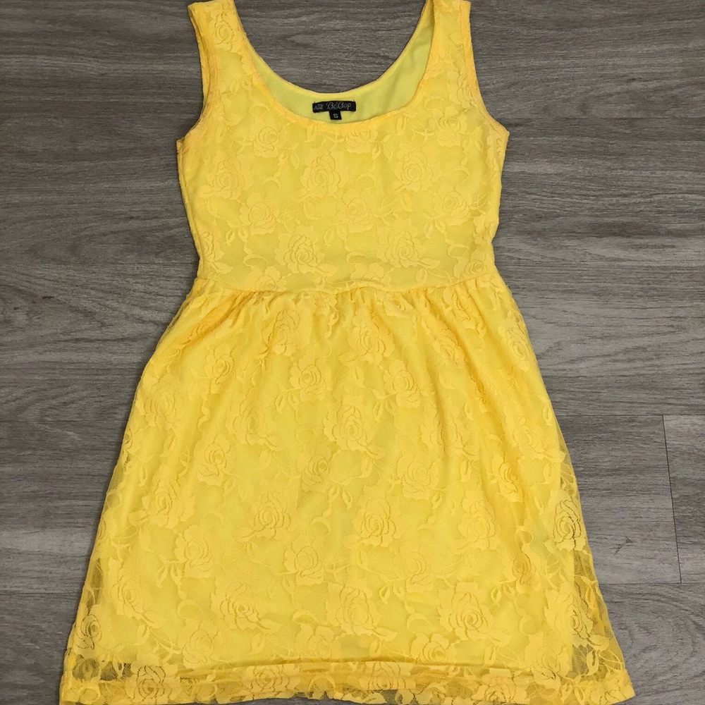 Super cute Yellow Sundress with lace detail size S
