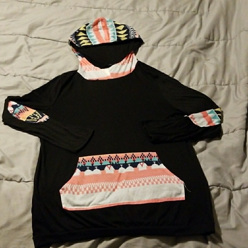 Size L tribal sweater.