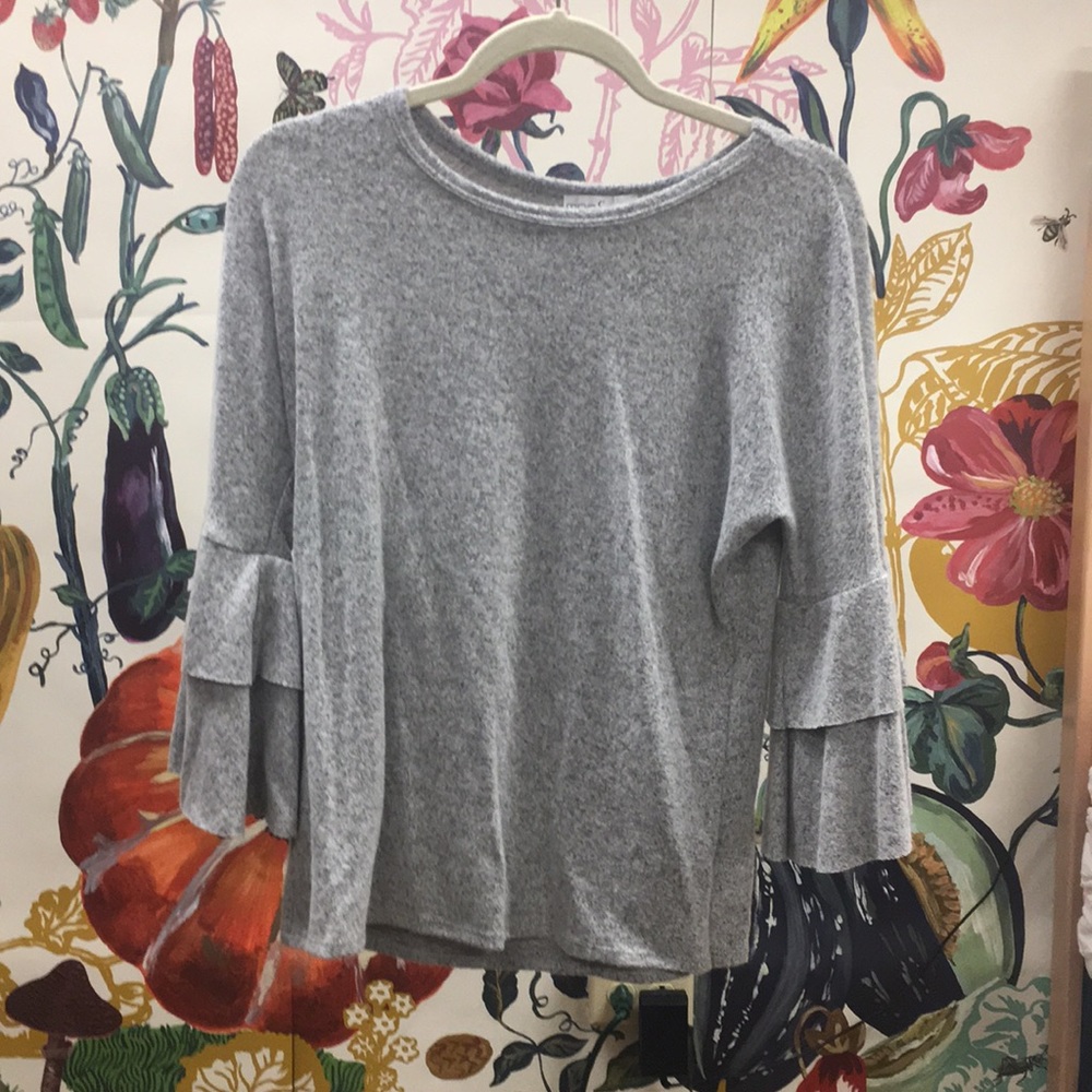Grey ruffled long sleeved top