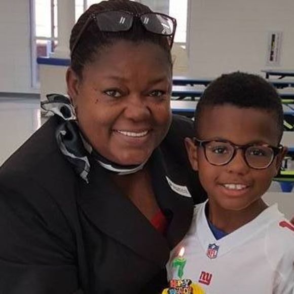 Meet your Posher, Cynthia - Picture 1 of 1