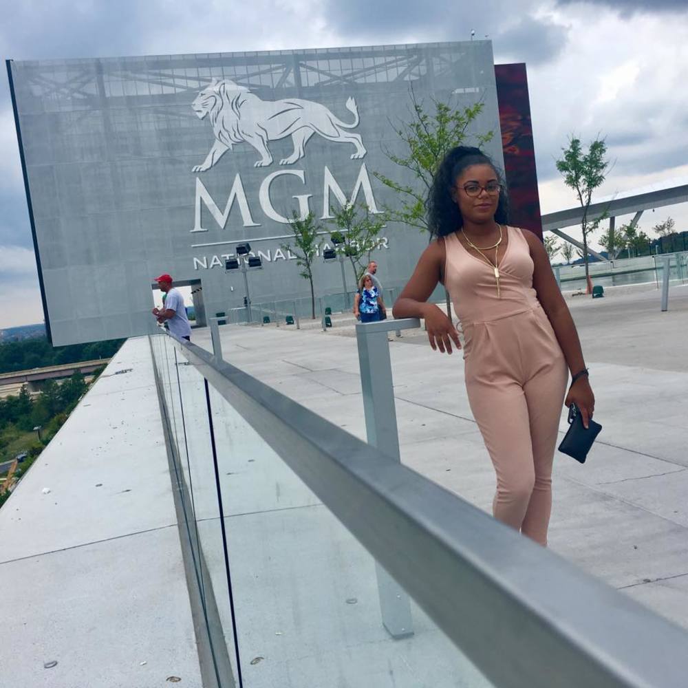 Meet your Posher, Shay