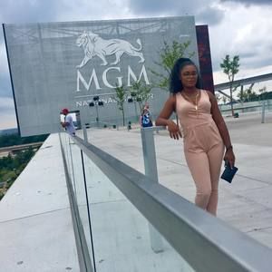 Meet your Posher, Shay