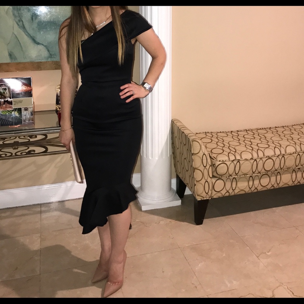 black dress worn wonce in great condition 🖤