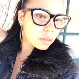 Meet your Posher, Yeidy