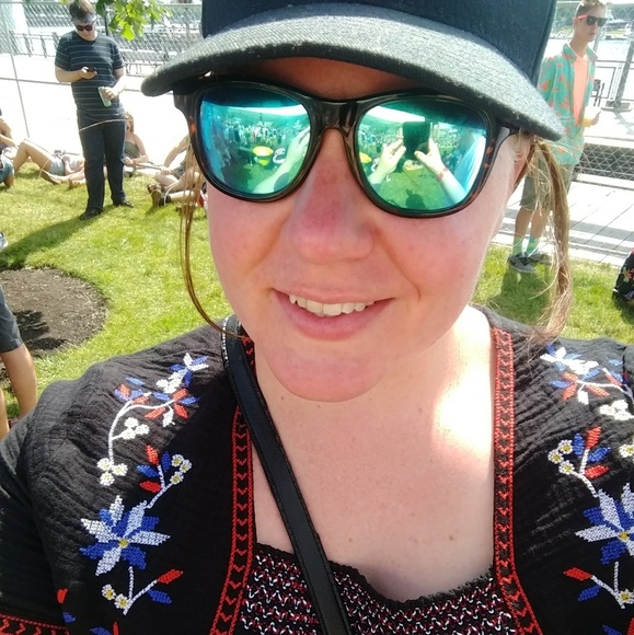 Meet Your Posher, Kate - Picture 3 of 4