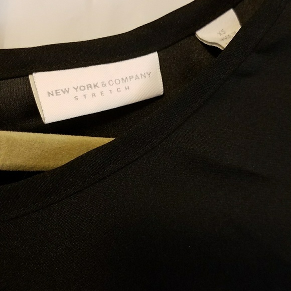 New York and Company button back top - Picture 2 of 3