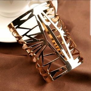 🍸Unique Gold Laser-Cut Statement Cuff Bracelet