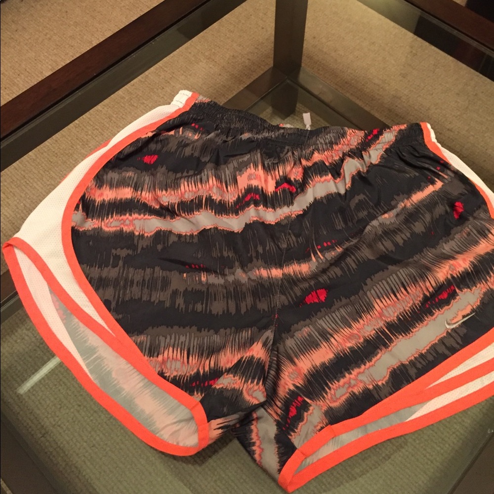 Nike Women Dry Tempo Run Short, M