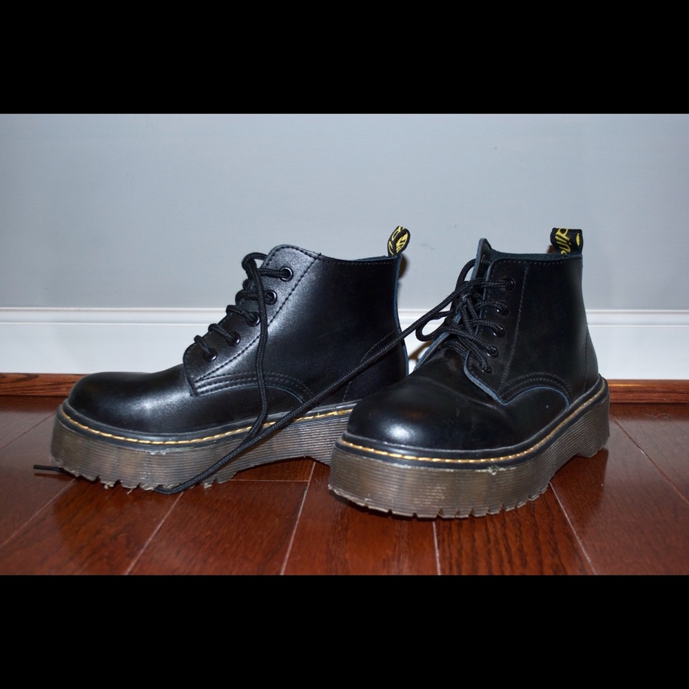 Black platform boots SHEIN