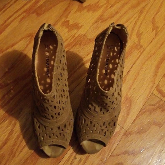 Shoes - Picture 1 of 5