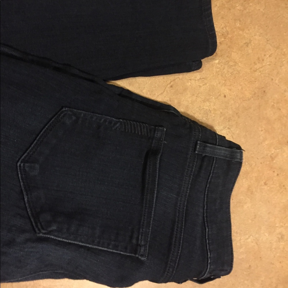 PAIGE Skinny Denim! - Picture 5 of 6