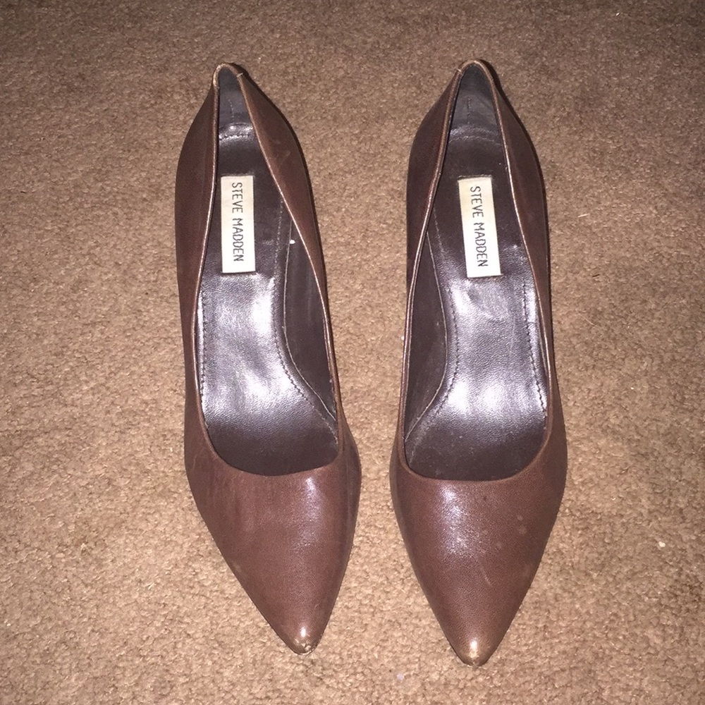 Dark brown pumps