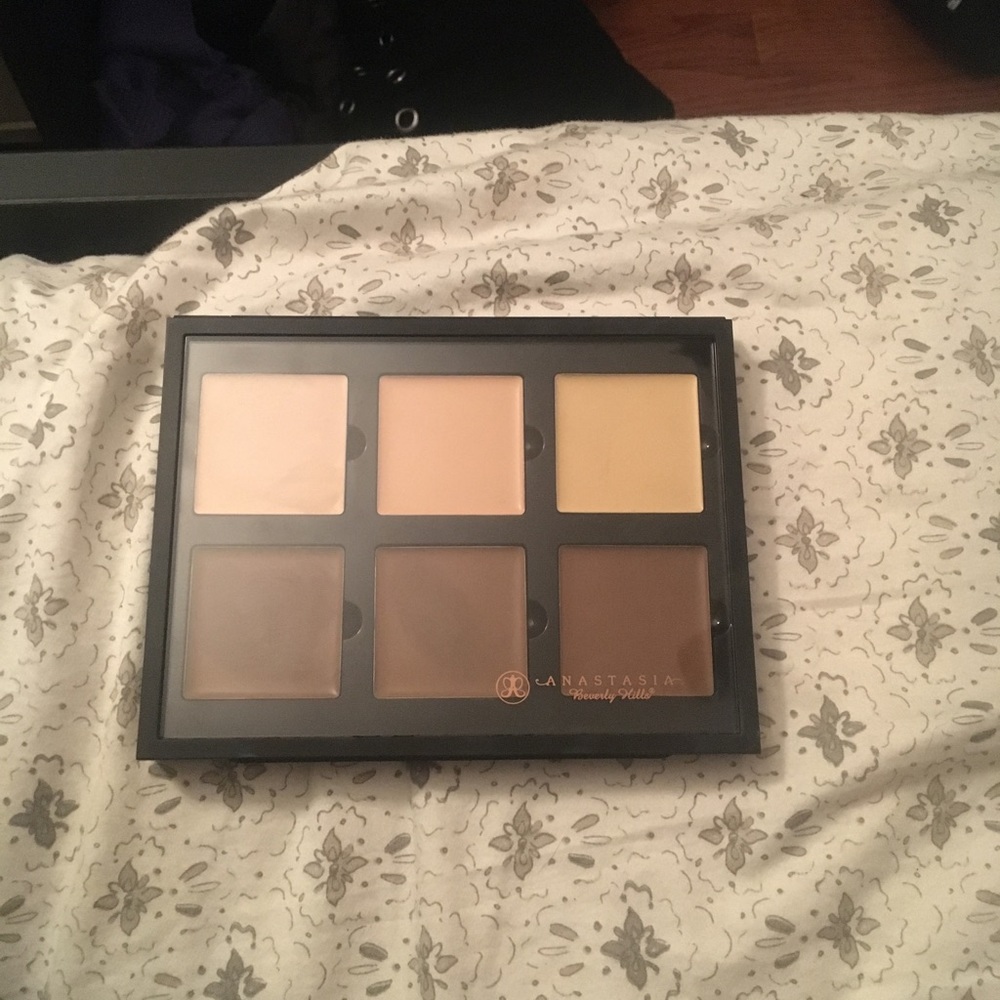 Anastasia cream contour and highlight palette