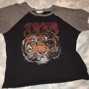 Cotton T-shirt from Forever21 (I love H81)