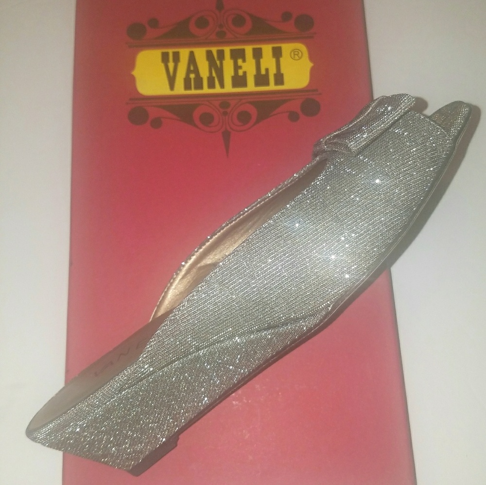 Vaneli Bligh slide shoes..New with box sz 6.5M
