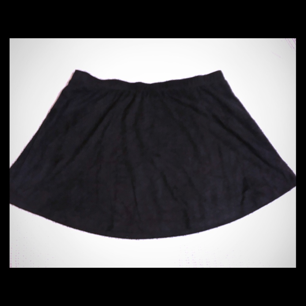 Flowy mini skirt geometric cut out