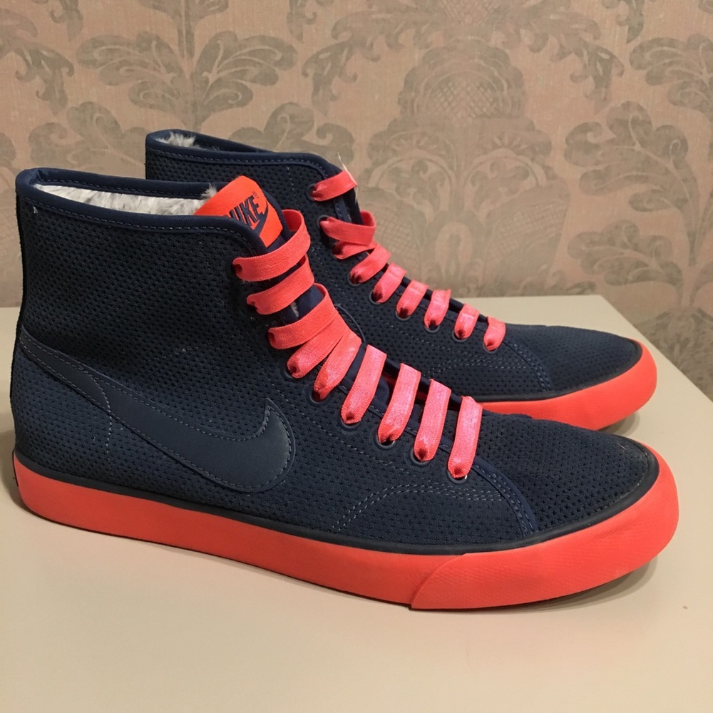 🚫DONATED🚫Nike Women fur-lined Primo Court Mid