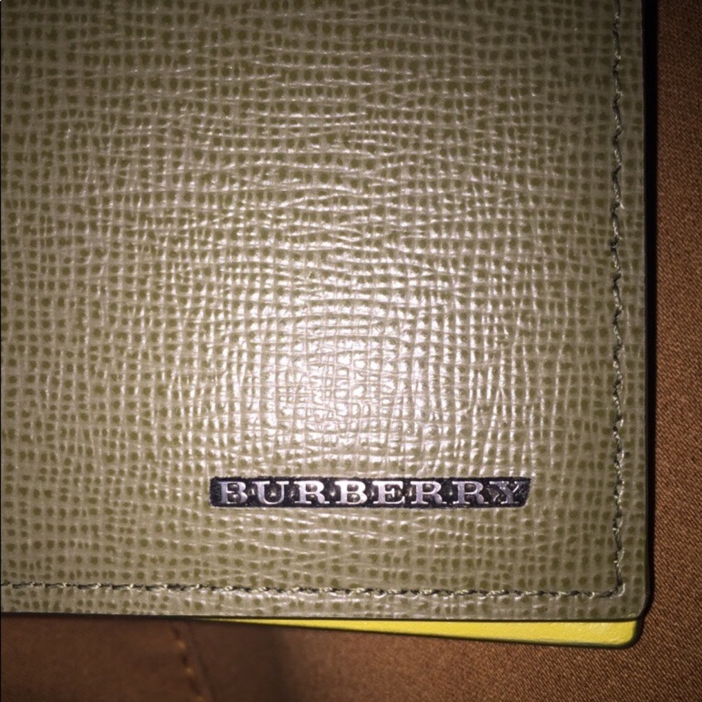 Burberry London Leather Collection Billfold Wallet