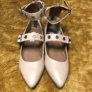 Steve Madden gorgeous flat shoes