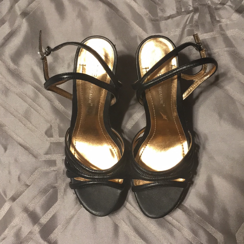 BCBG Black pattern wedge/platform sz 7