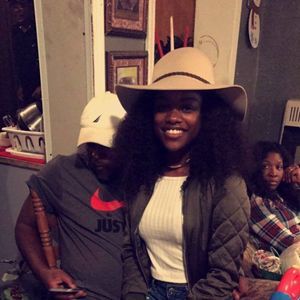 Meet your Posher, Kayla