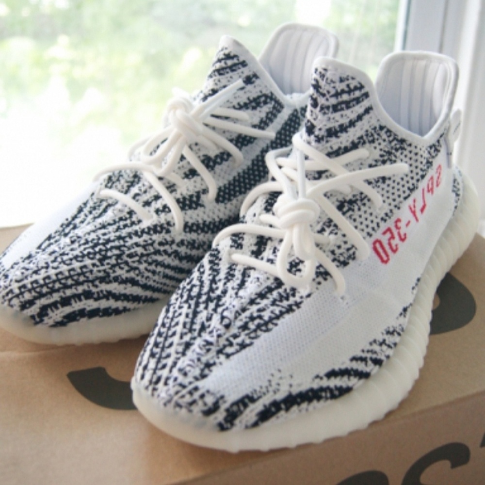 YEEZY BOOST 350 V2 (ZEBRA)