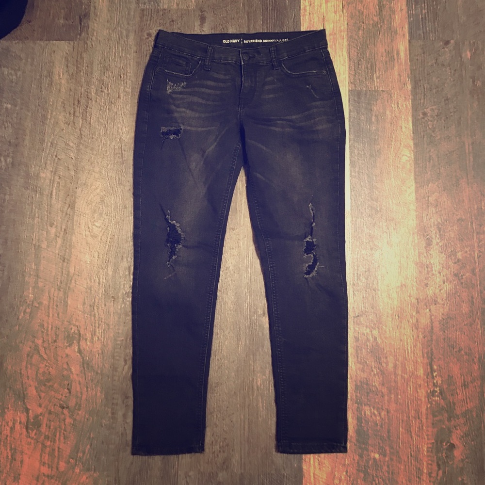 Black distressed skinny jeans