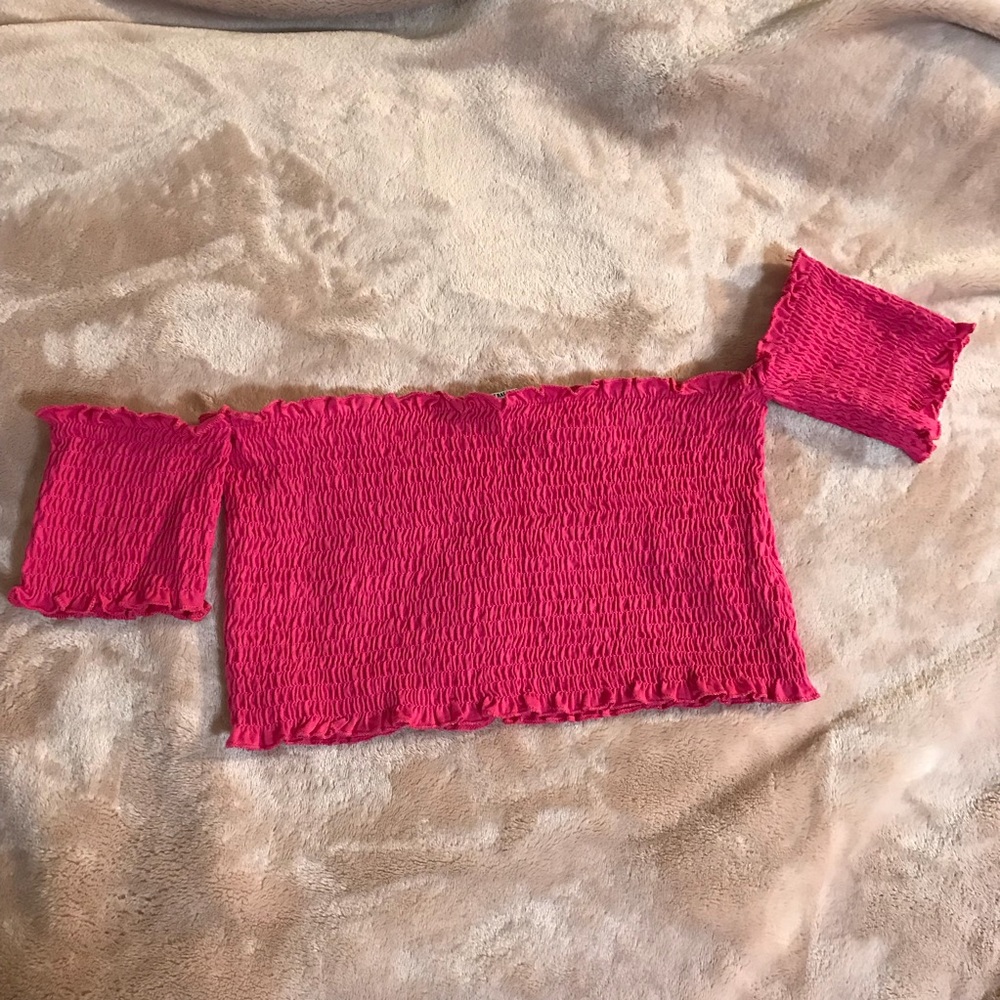 Zara pink ruffled crop top!! NEVER WORN!!