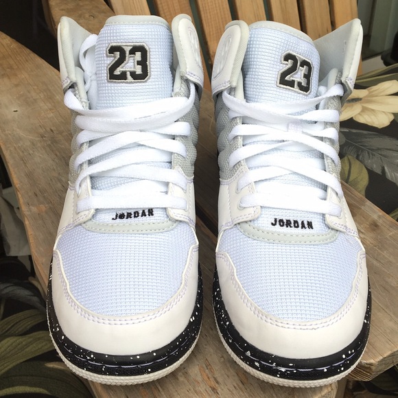 Jordan 1 Flight 4 - Picture 4 of 5