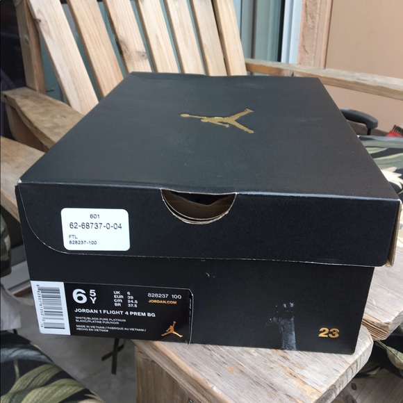 Jordan 1 Flight 4 - Picture 5 of 5