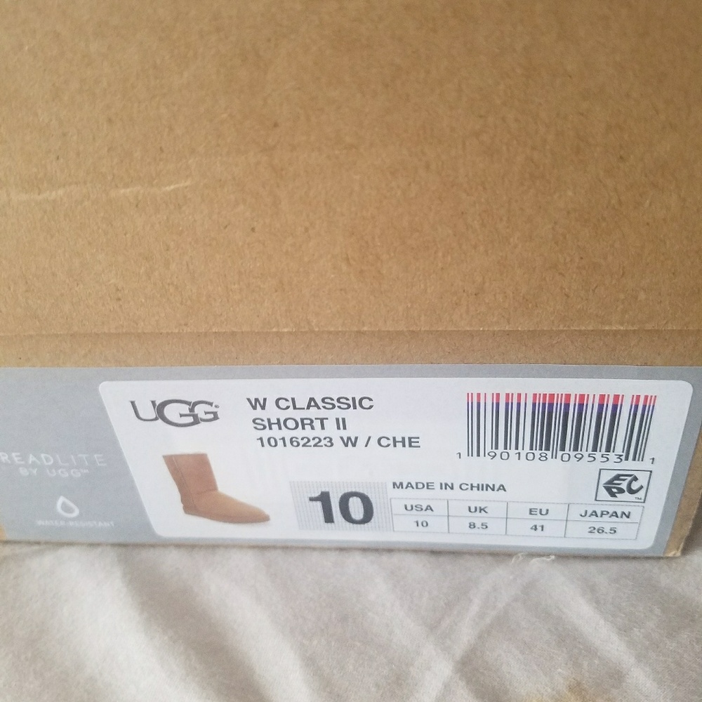 BRAND NEW TREADLITE BY UGG