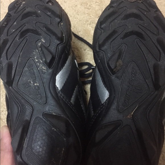 BOYS size 9 1/2 Cleats - Picture 4 of 6