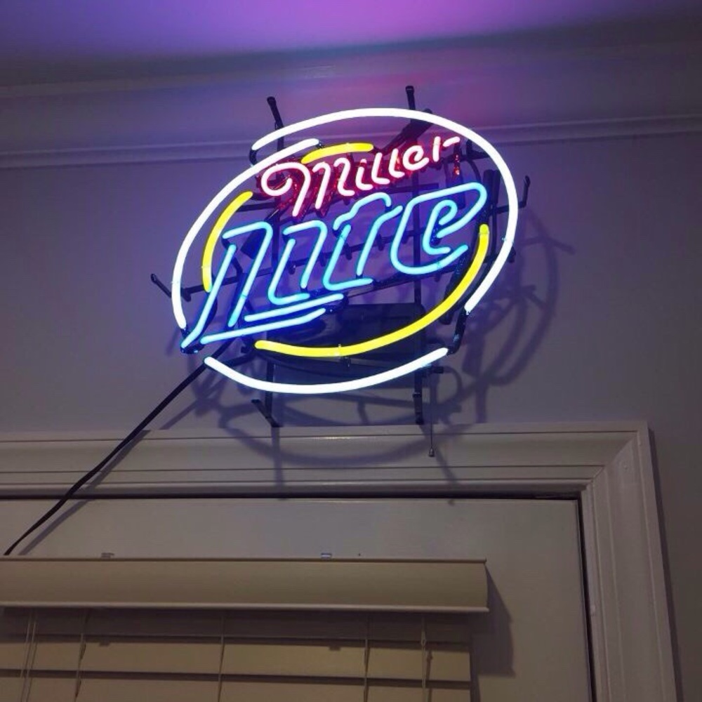 Neon light sign