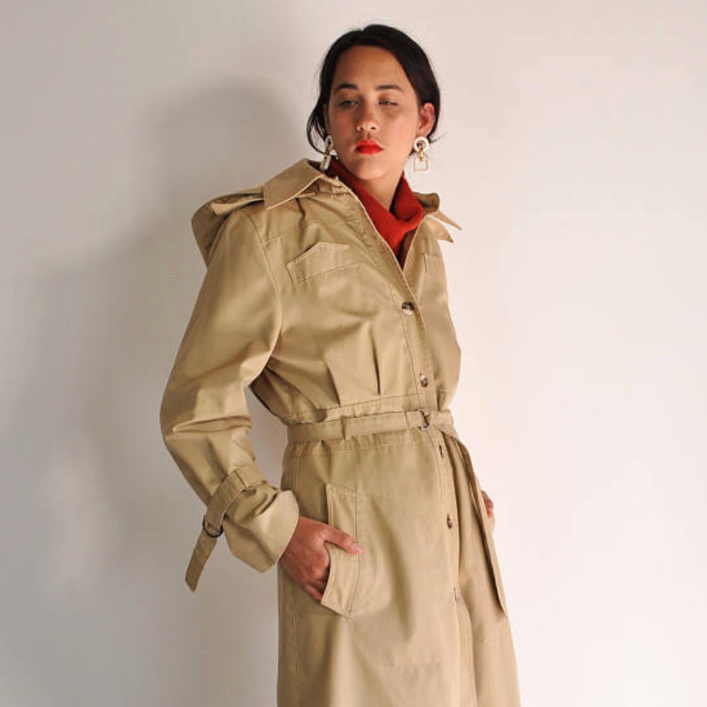 ADORABLE VINTAGE HOODED PLEATED TRENCH COAT