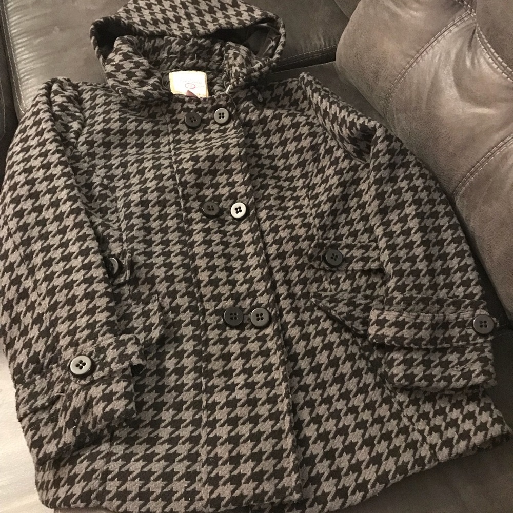 Black and Gray Houndstooth Print Coat