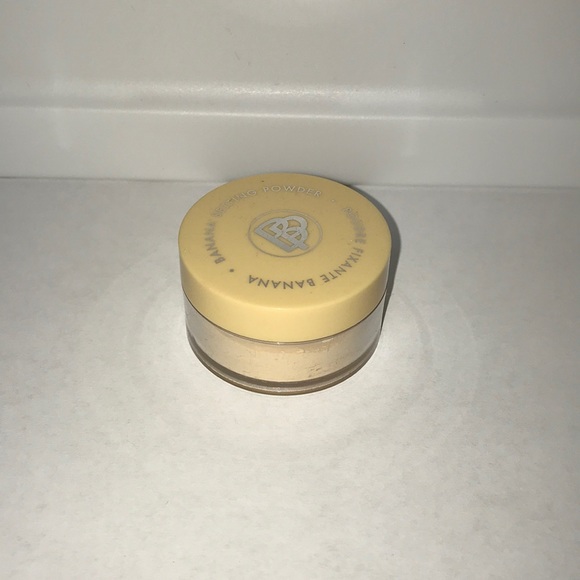 bellapierre cosmetics— banana setting powder - Picture 1 of 5
