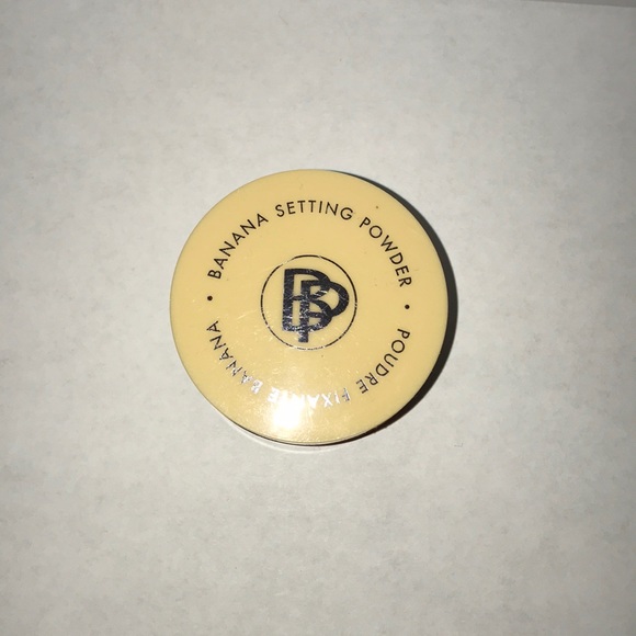 bellapierre cosmetics— banana setting powder - Picture 2 of 5