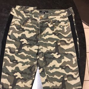 Camo skinny jeans
