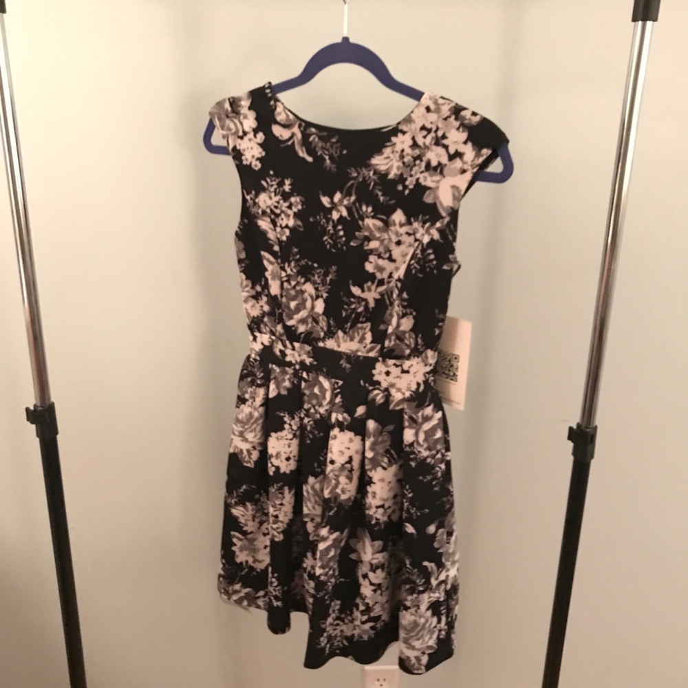 🆕TAGS AND ALL flower dress