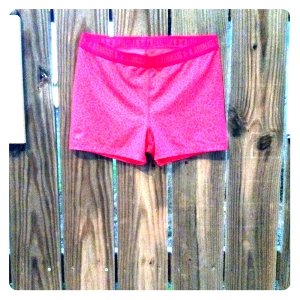 🌟🌟UNDER ARMOUR SHORTY PINK 🌟🌟