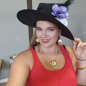 Meet your Posher, Liz