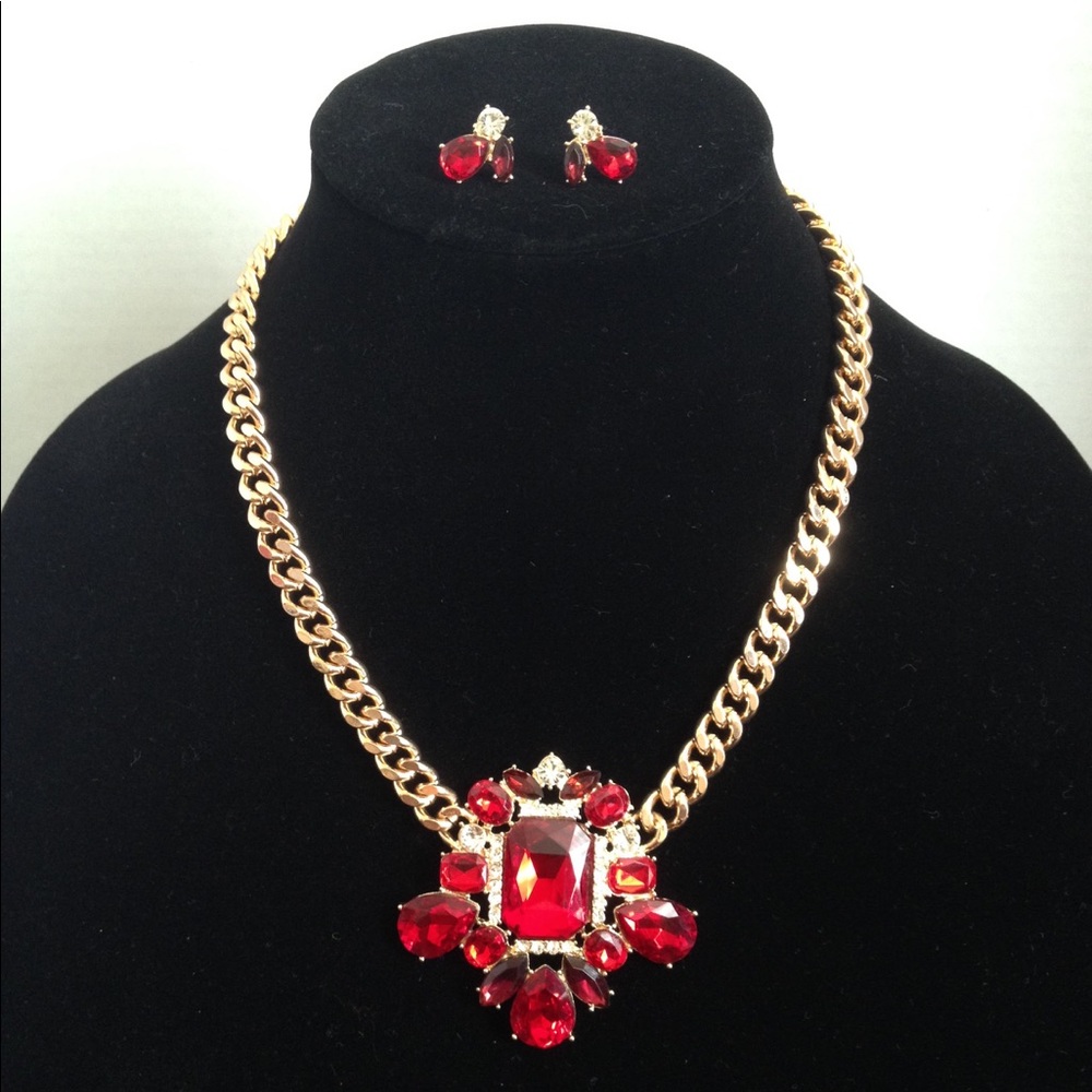 ✨Jeweled Alexa Necklace✨